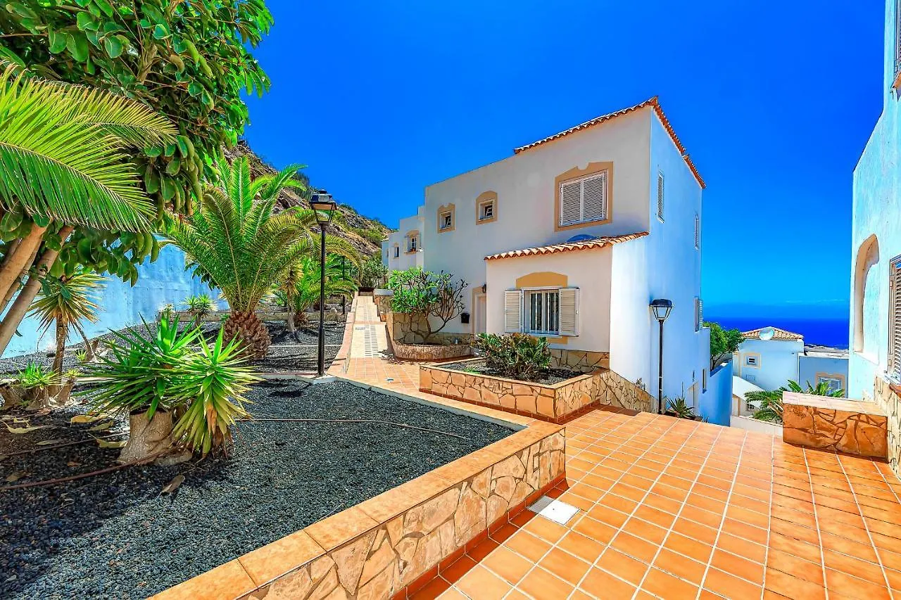Spacious 2 Bedroom Apartment Tenerife South Costa Adeje