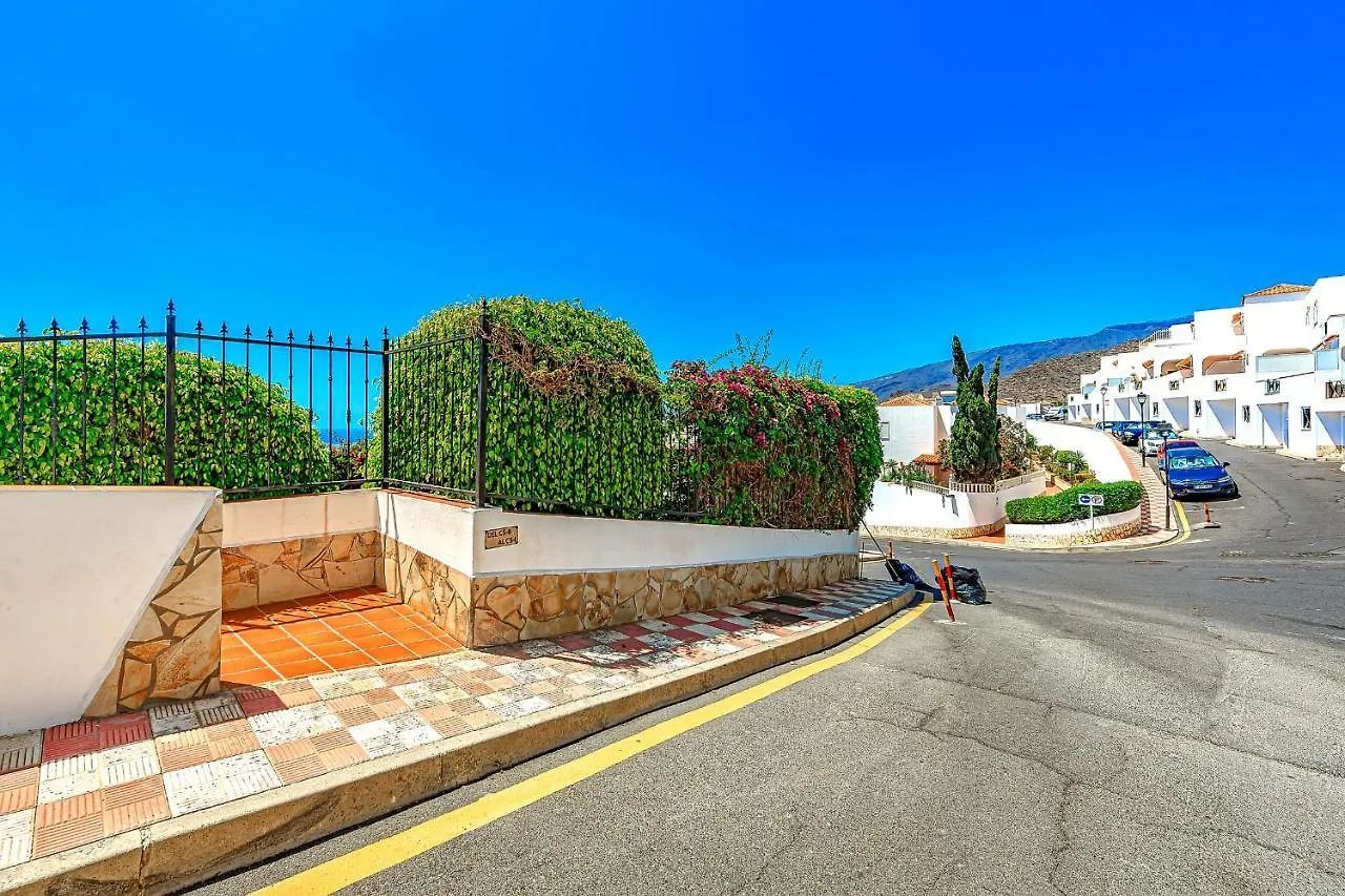 Spacious 2 Bedroom Apartment Tenerife South Costa Adeje  Costa Adeje (Tenerife)