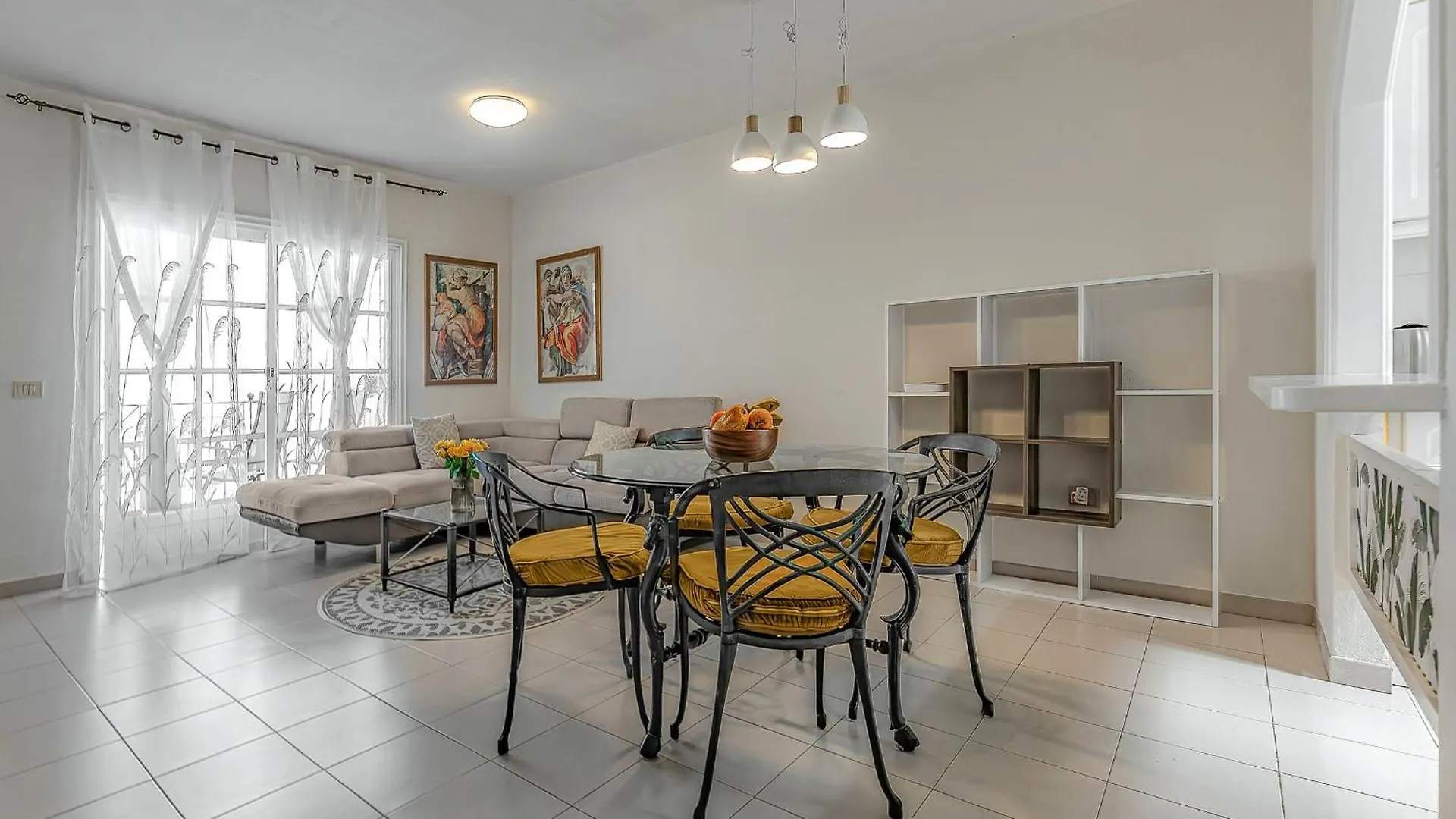 Spacious 2 Bedroom Apartment Tenerife South Costa Adeje
