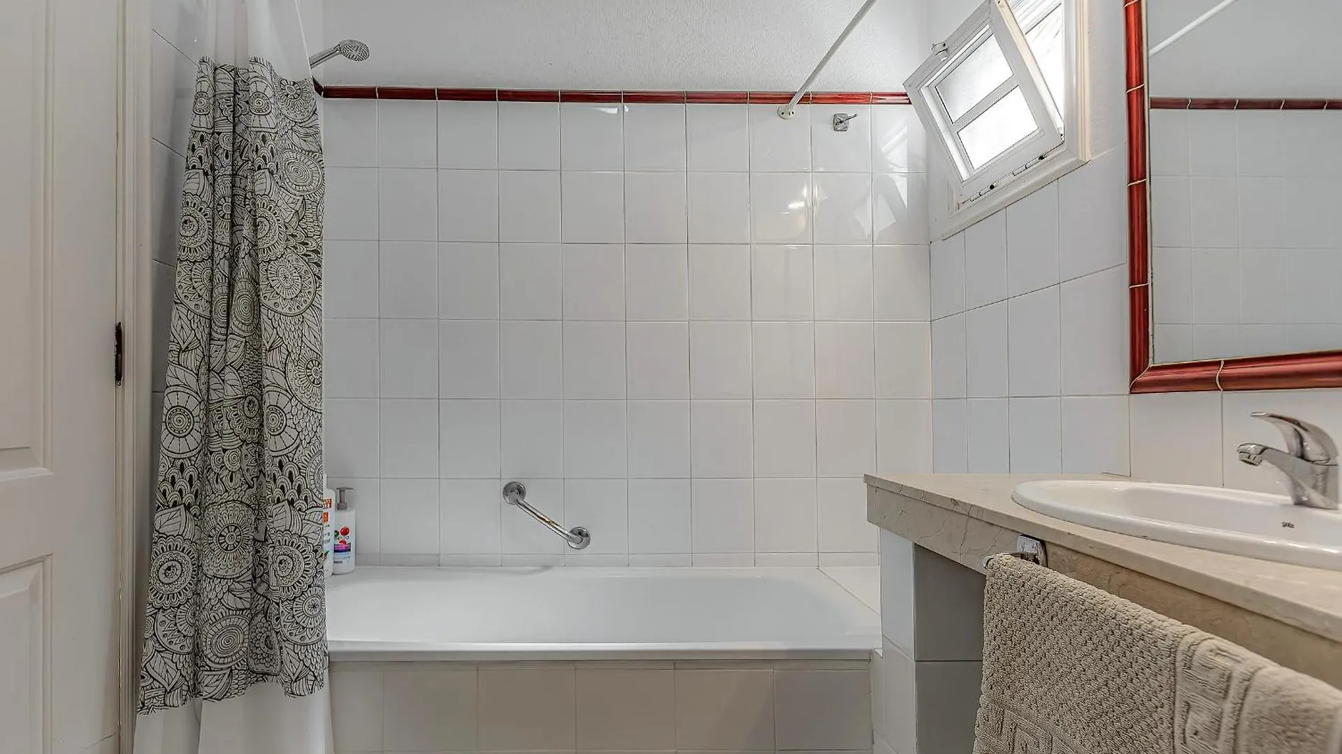 Spacious 2 Bedroom Apartment Tenerife South Costa Adeje