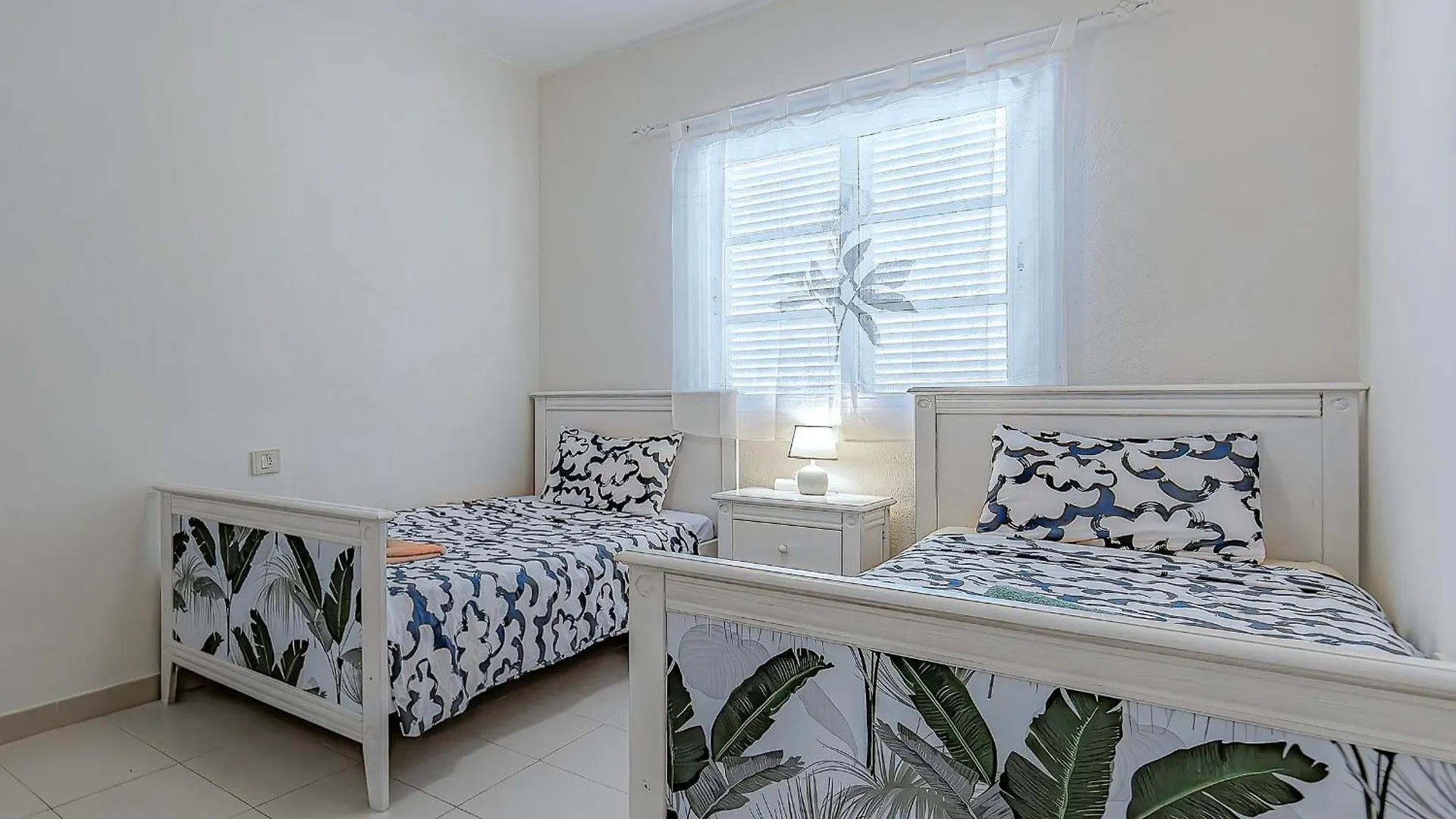 Spacious 2 Bedroom Apartment Tenerife South Costa Adeje