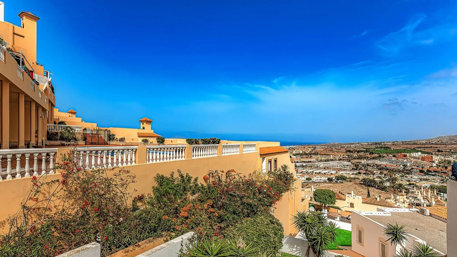 Spacious 2 Bedroom Apartment Tenerife South Costa Adeje  0*, Costa Adeje (Tenerife) Spain