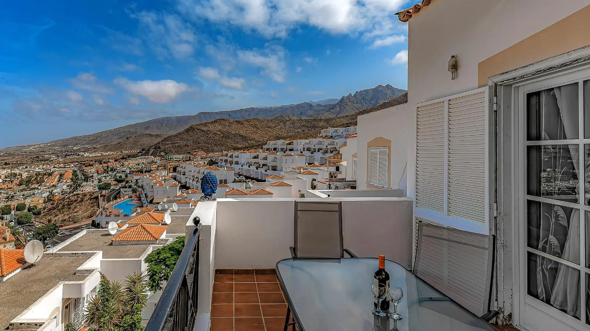 Spacious 2 Bedroom Apartment Tenerife South Costa Adeje
